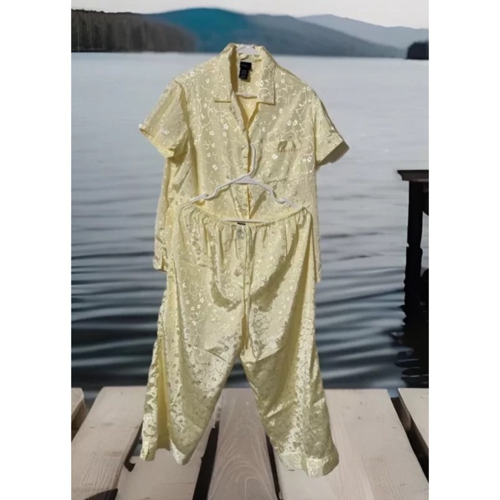 EUC Secret Treasures 2-Piece Set Yellow Satin Floral Sleepwear PJ-Size L(12/14)